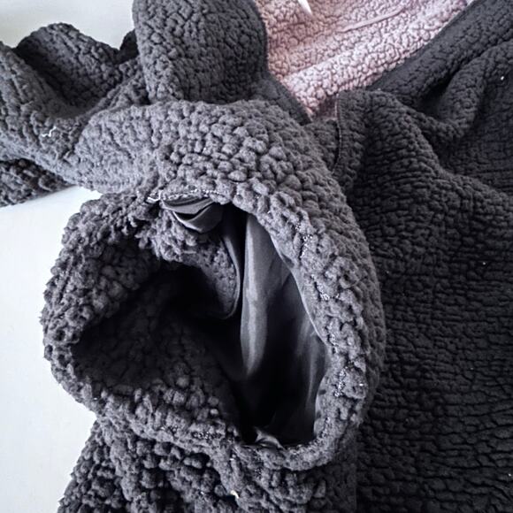 Weatherproof Sherpa Lined Hooded Jacket - Size XS/S - Picture 3 of 4